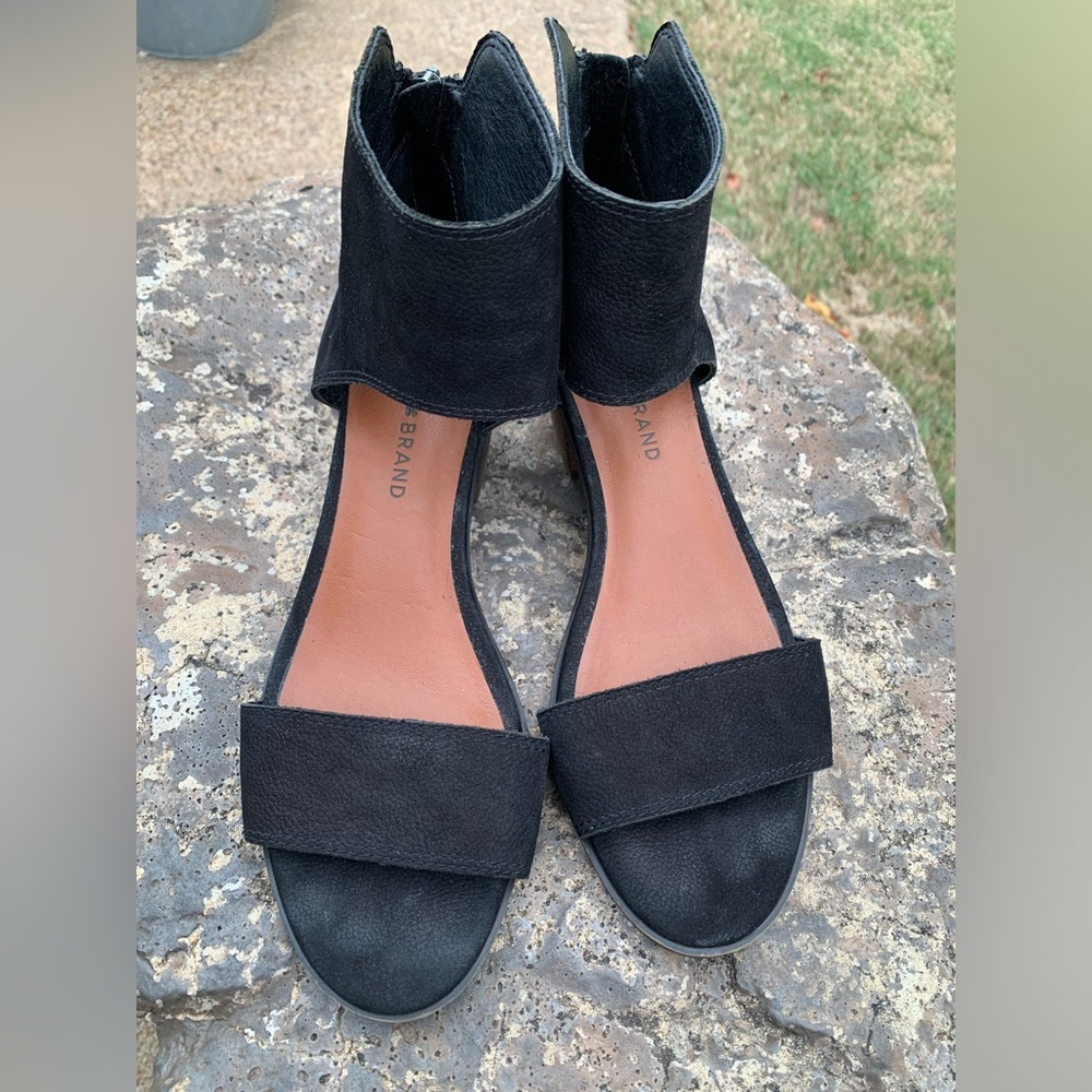 Lucky 🍀 Brand Black Leather Zip-Up Sandals Size 7.5 7 1/2